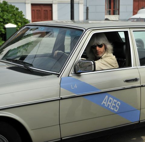 Taxi de los ochenta. Diethelm, un coru��s de origen alem�n, alquil� su coche al equipo y hasta hizo de taxista.