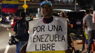 Una manifestante durante el recibimiento a Mar�a Corina Machado en Caracas