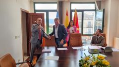 H�ctor Corujo, ganador de las elecciones municipales por segunda vez, recoge su bast�n de mando