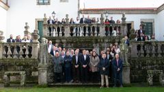 Posado tras la firma del convenio en el pazo de Marin, en Bergondo.