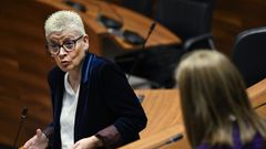 La consejera de Salud, Concepci�n Saavedra, responde a las interpelaciones del Partido Popular, este martes, durante el primer pleno del parlamento asturiano del nuevo periodo ordinario de sesiones.