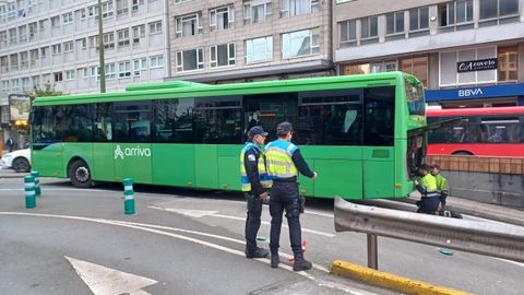 Bus averiado en la plaza de Pontevedra