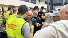 Un grupo de espa�oles-palestinos, a su llegada al cruce de Rafah.
