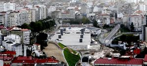 La terminal el AVE se extiende en una amplia parcela con la idea de que alg�n d�a encima se levante el edificio de servicios. 