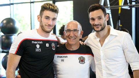 Hugo Lloris, a la derecha, con su hermano Gautier (izqda) y su padre.