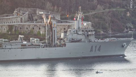 El Pati�o, en imagen de archivo, saliendo de la r�a de Ferrol. 