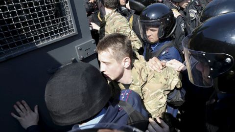 Disturbios entre policía y trabajadores en Kiev (Ucrania)