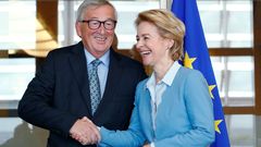 Juncker con su sucesora en la presidencia de la Comisin Europea, la alemana Vor de Leyen