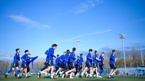 Los jugadores del Oviedo, en El Requexn