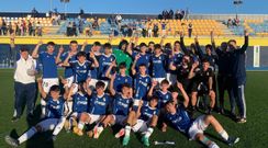 El juvenil A del Real Oviedo celebra el triunfo ante el Cdiz y se lo dedica a Silva, histrico trabajador de la entidad recientemente fallecido