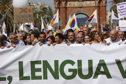 La marcha se desarroll� pac�ficamente bajo el lema �Espa�ol, lengua vehicular�
