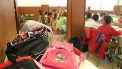 Alumnos en un colegio de A Mari�a, en imagen de archivo.