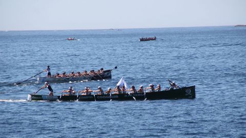 Bandera Femenina Concello de Ribeira. Liga Galega de Traieiras