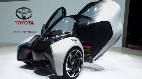Toyota i-TRIL