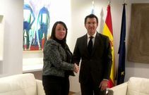 Emma �lvarez y N��ez Feijoo en la entrevista que mantuvieron ayer.