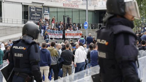 Los manifestantes a su llegada a la plaza de la Estrella