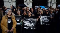 Concentraci�n  A Coru�a en negro  contra laviolencia machista en Mar�a Pita
