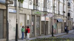 Bajos comerciales en el barrio de Conxo