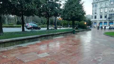 La plaza de La Escandalera, sin bancos