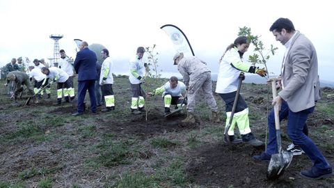 INAUGURACION DEL BOSQUE DEFENSA-IBERDROLA EN LA ESTACION DE VIGILANCIA AEREA EVA 10 DEL BARBANZA