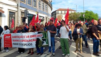 Manifestaci&oacute;n en Oporto contra los elevados precios de la vivienda.