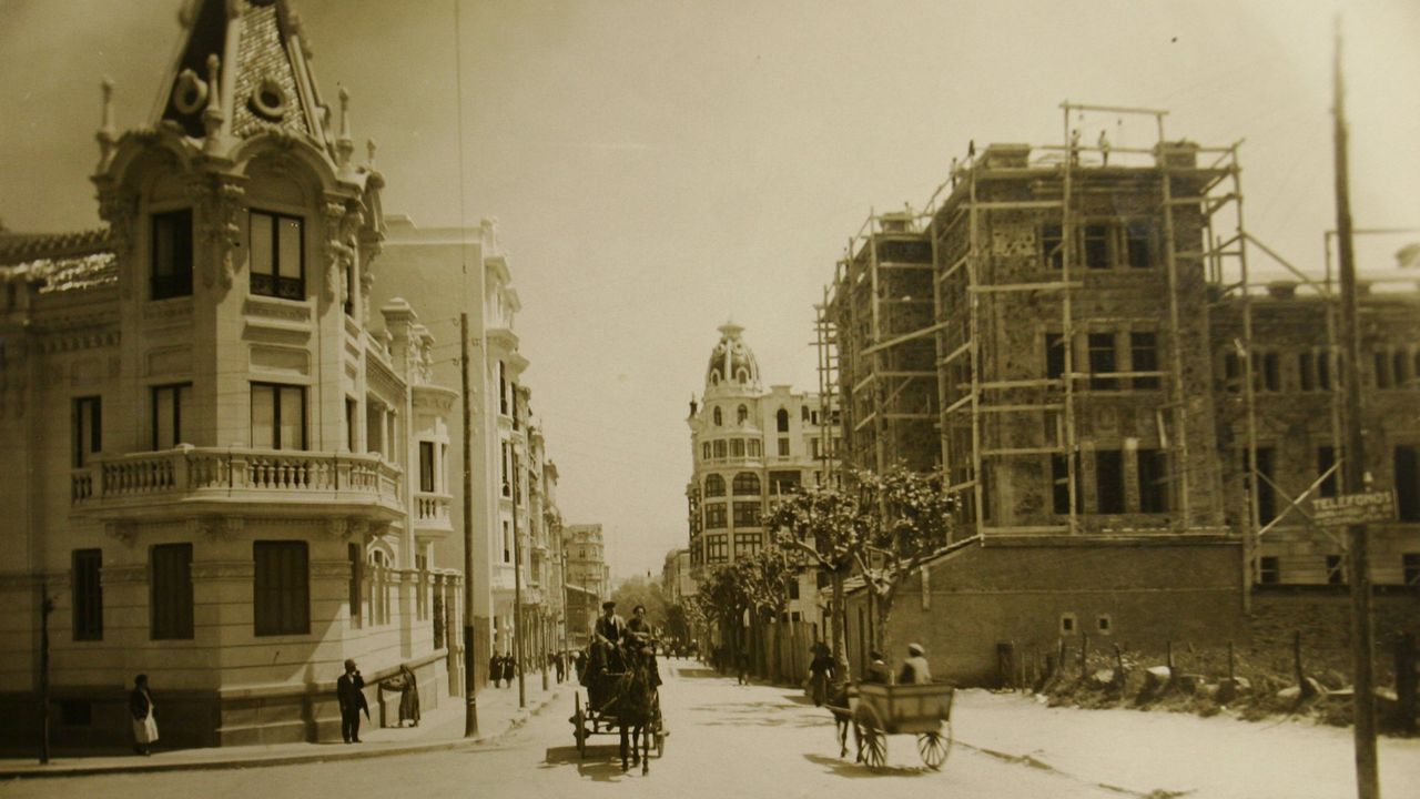 Un siglo de justicia en la plaza de Galicia de A Coruña