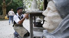 Un artesano, en una pasada edici�n de la Feira Tradicional de Caldas 