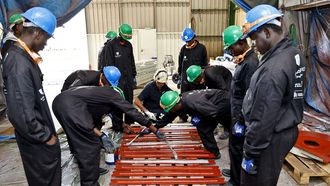 Escuela de formacin que tiene el astillero Armn con Quatro Formacin. 15 jvenes de Mali estn realizando el curso formativo en naval
