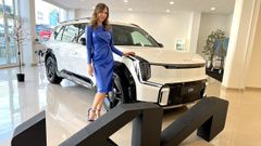 Paloma Lago, en la presentaci�n del KIA el�ctrico de mayor tama�o en Corgal Autom�viles, en A Coru�a