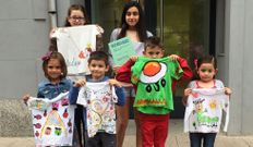 El CCA entreg� los premios a los ganadores de la campa�a de promoci�n del gallego, que dise�aron camisetas. 