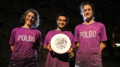 Lara, Nico e Isa, jugadores del Polbo Ultimate. 