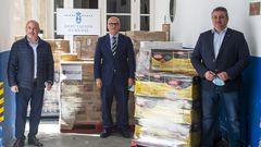 Jos�  Manuel Baltar, presidente de la Diputaci�n, Jes�s P�rez, consejero delegado de Gesmedical y Cecilio Santalices, presidente del Banco de Alimentos en Ourense