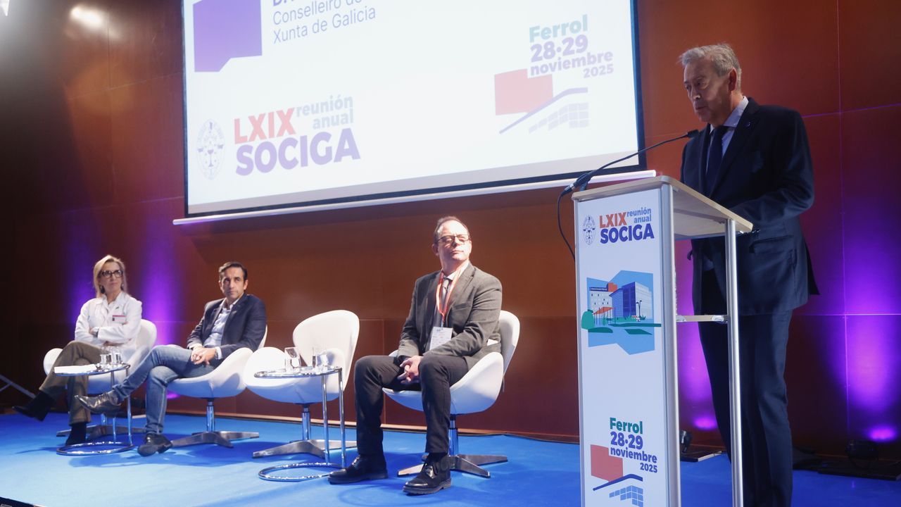 Gómez Caamaño pone en valor el trabajo de los cirujanos gallegos en la reunión anual del colectivo