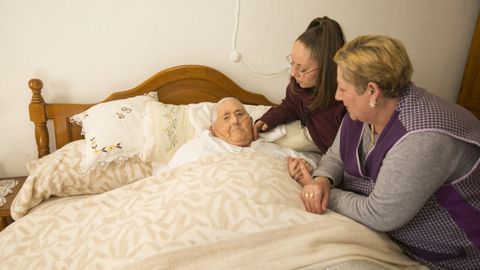 La camari�ana Purificaci�n Lema ya est� siendo inmunizada