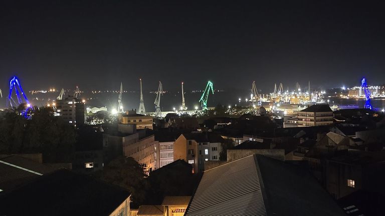 Vista de la iluminacin navidea de Navantia