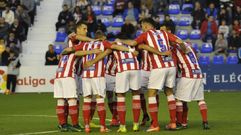 Los jugadores del Girona celebran su victoria ante el UCAM