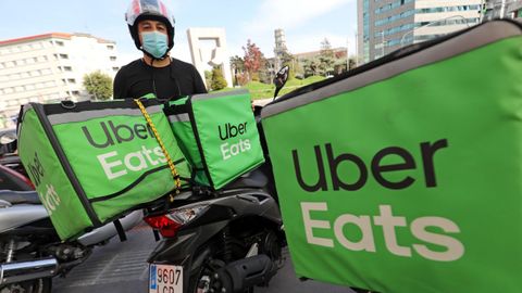 Imagen de archivo de un repartidor de Uber Eats