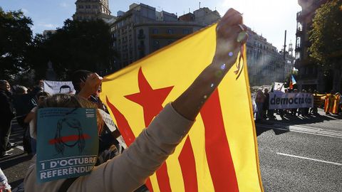 Protesta por las detenciones y registros contra la organizacin del referendum cataln