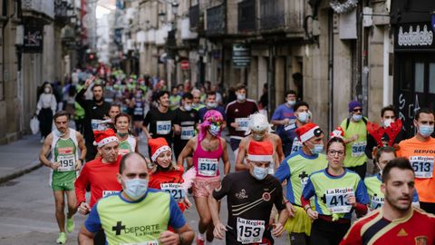 Carreras de San Silvestre en Ourense.La capital ourensana disfrut del ambiente festivo de su particular prueba de fin de ao