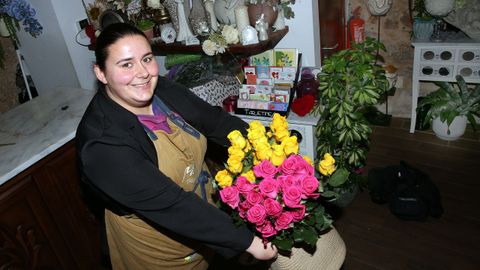 La joven regenta su propio negocio en Ribeira, Floristerrae, ubicado cerca de la plaza de abastos.