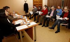 El director xeral, segundo por la izquierda, se reuni� con varios alcaldes y t�cnicos de la zona.