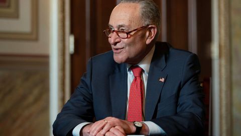 Schumer se enfrenta a presiones incluso en su partido