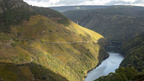 La ribeira de Doade, en Sober, luce todava ms espectacular en otoo