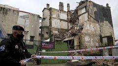 Cae parte de un edificio en el centro de Vigo
