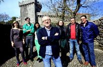<span lang= es-es >Los firmantes de la moci�n</span>. M�nica Rodr�guez, Manuel Soto y M.� Carmen Hermida (IxV), Montserrat V�zquez (PSOE) y J. Carlos Amado y Ram�n Santos (PP) flanquean al aspirante a la alcald�a, Manuel Rodr�guez.