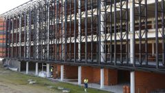 La nueva nave se ubica cerca de la de la empresa Aludec, en el pol�gono de A Reigosa,  y es la primera que tendr� en propiedad Setga.