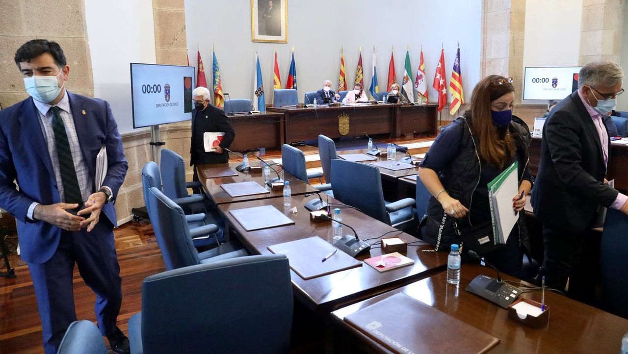 El PP abandona el pleno de la Diputación de Lugo tras el debate sobre ...
