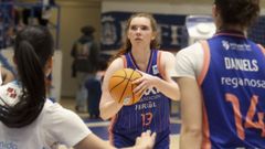 Claire Melia Jugadora del Baxi