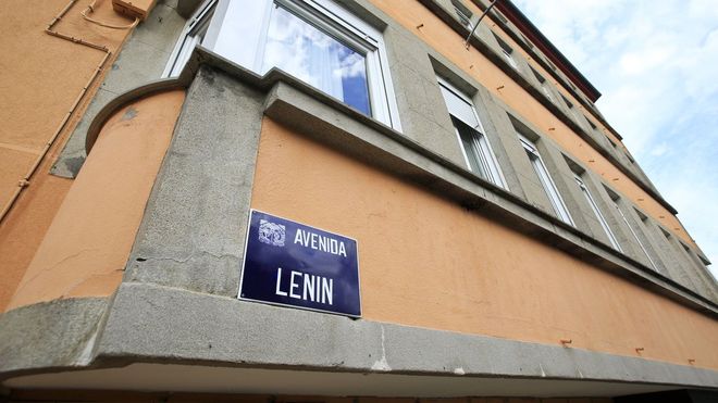 El hist&oacute;rico callejero de Pobra do Bur&oacute;n, en A Fonsagrada, incluye a Lenin o a Fidel Castro