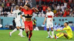 Hwang festeja el gol que dio el pase a Corea del Sur